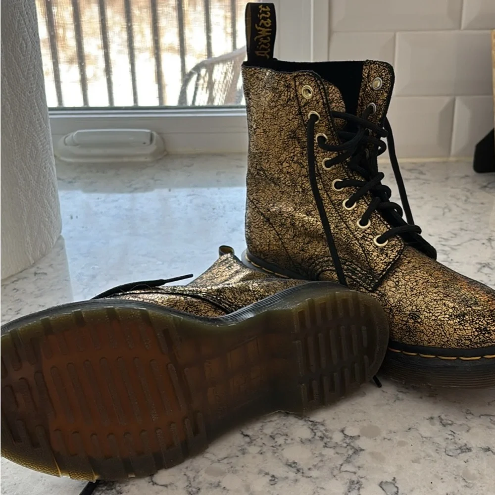 Dr. Martens 1460 Pascal Boots Gold Size 6 - Picture 3 of 3